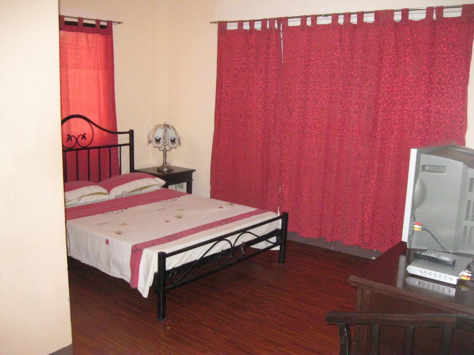 Red Tulip Hotel Angeles Zewnętrze zdjęcie