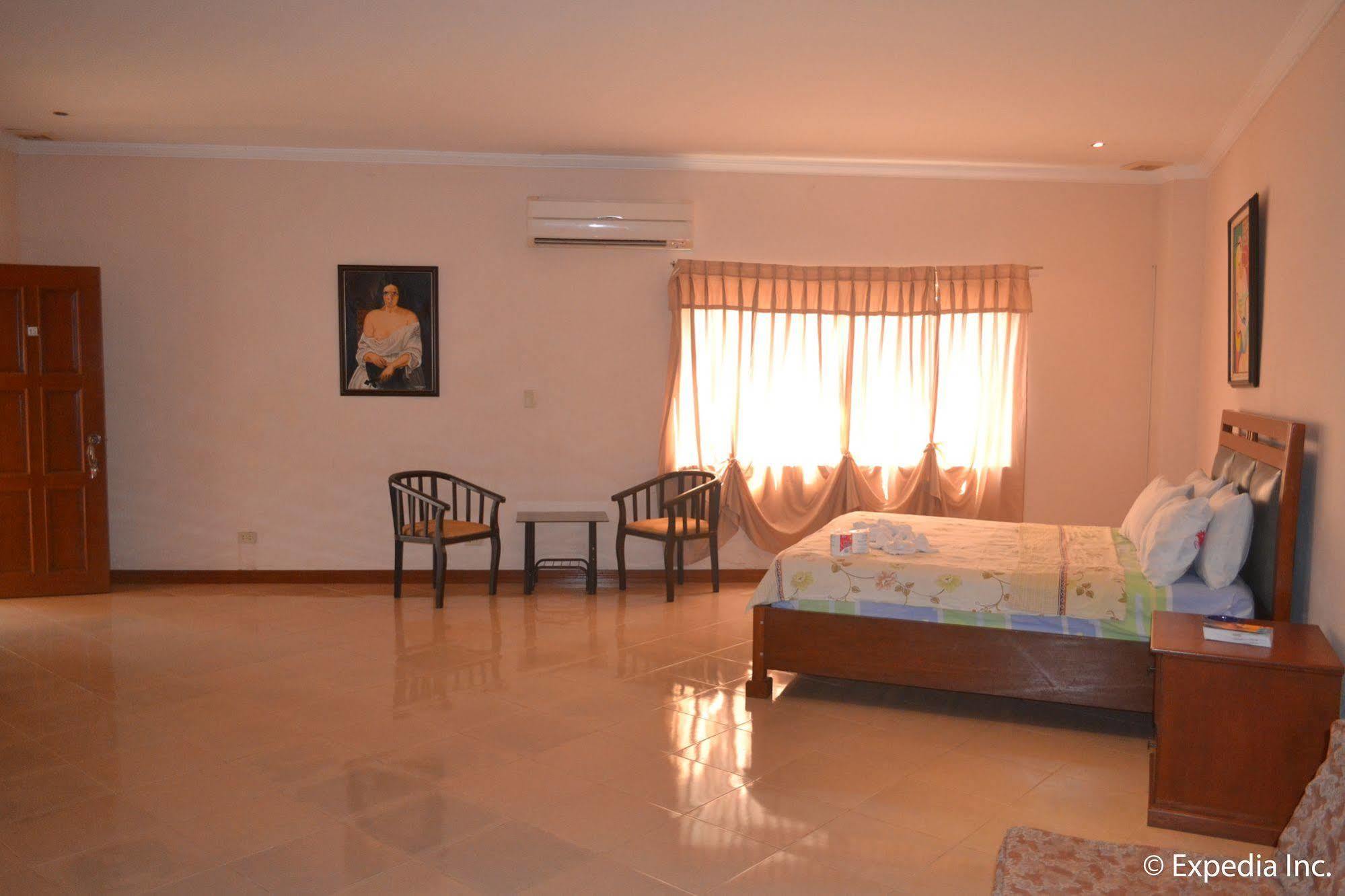 Red Tulip Hotel Angeles Zewnętrze zdjęcie